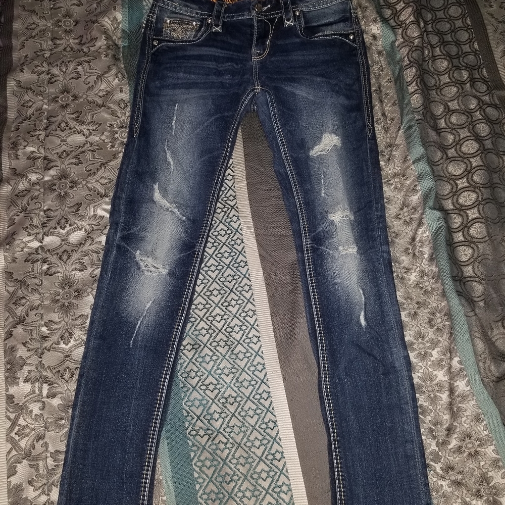 Selling a rock revival size 26